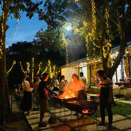 Chu Thien Homestay And Camping Hanoi Exteriör bild