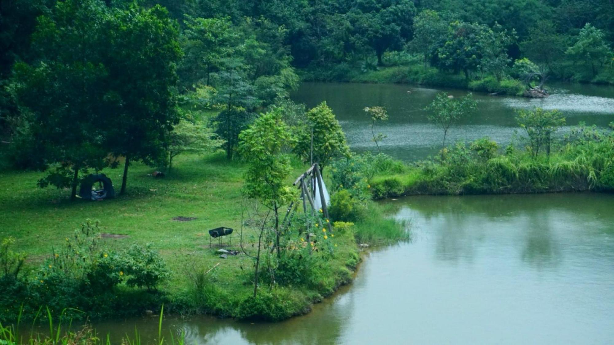 Chu Thien Homestay And Camping Hanoi Exteriör bild