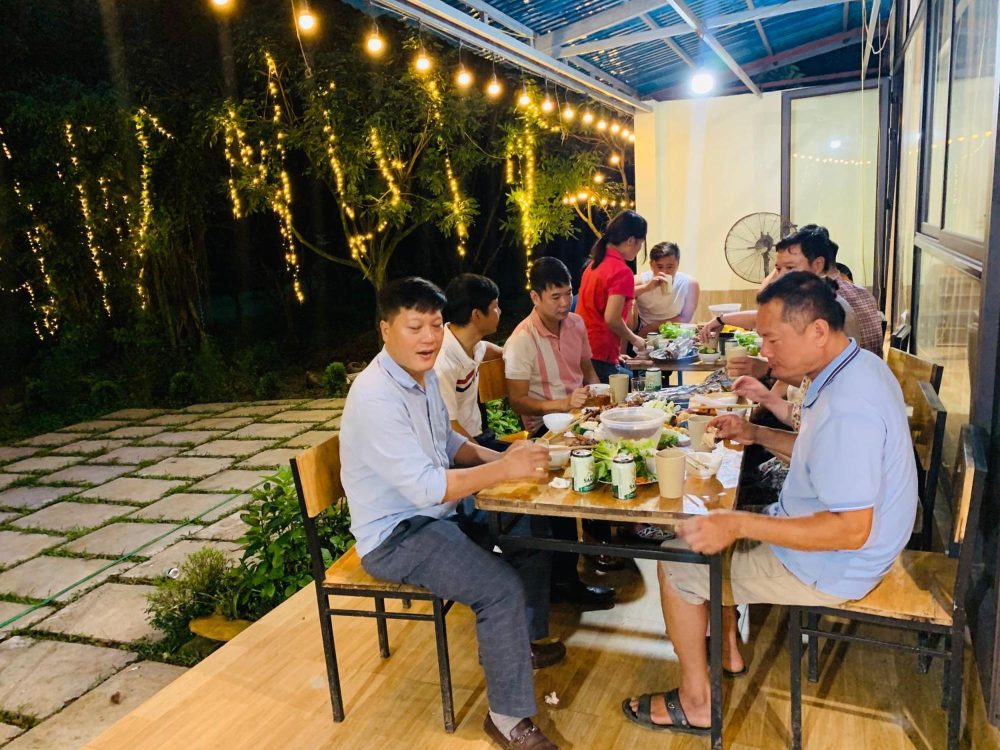 Chu Thien Homestay And Camping Hanoi Exteriör bild