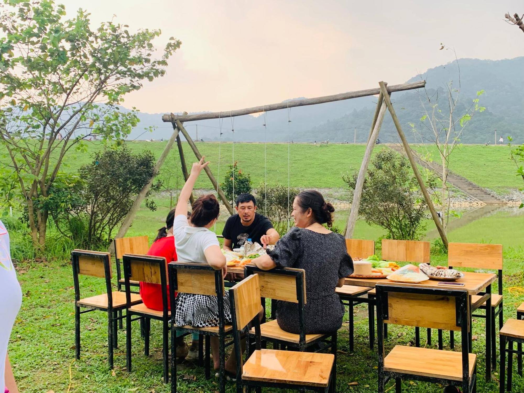 Chu Thien Homestay And Camping Hanoi Exteriör bild